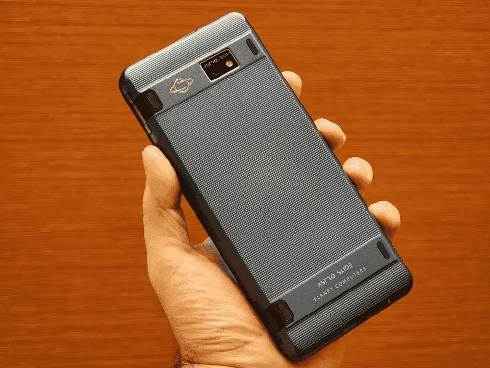 Planet Astro Slide 5G: An intriguing smartphone with Dimensity 800