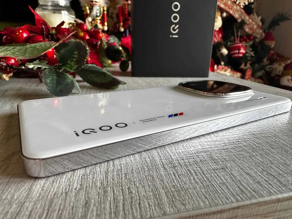 The iQOO 12: A Flagship Powerhouse with Snapdragon 8 Gen 3