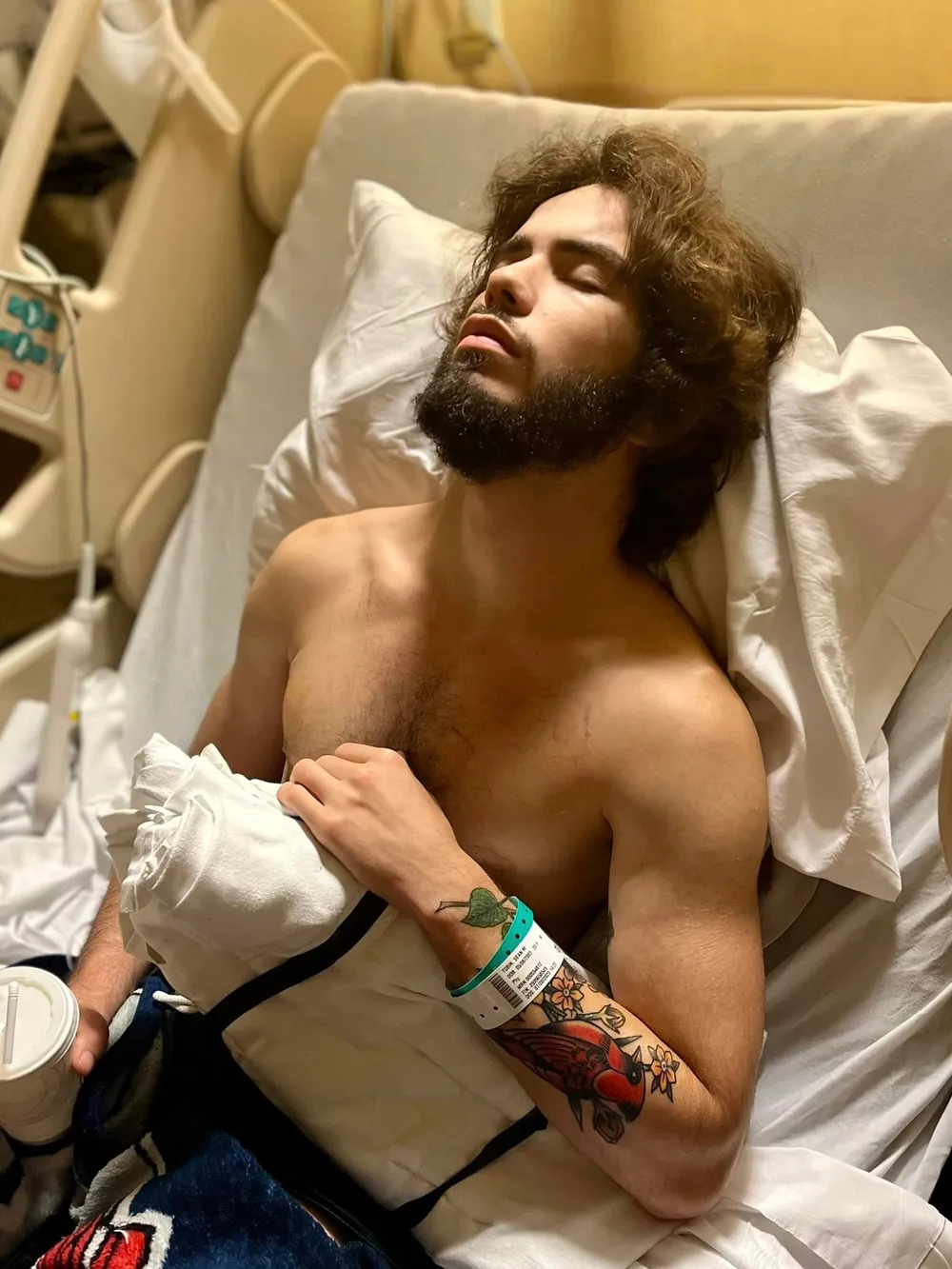 MMA-vechter verliest deel van zijn long door het vele vapen: Quit vaping  please, I beg you