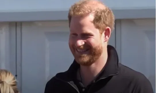 Vieze onderbroek Prins Harry blijkt zeer gewild veilingsitem: tonnen geboden