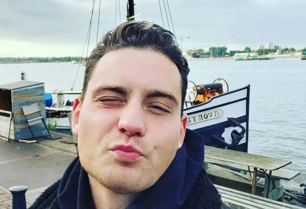 Douwe Bob ziet dochter pas voor het eerst na een jaar