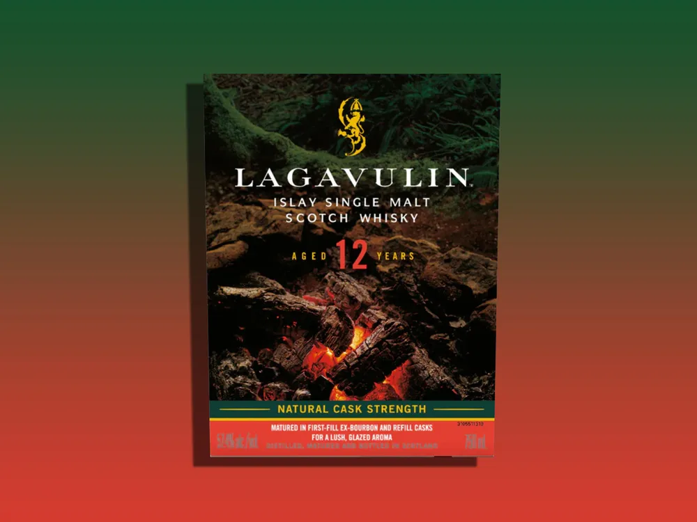 Het label van de Lagavulin 12 Year Old&nbsp; Special Release 2024 whisky