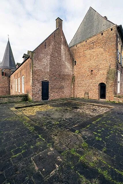 De plek waar vroeger de donjon stond.
