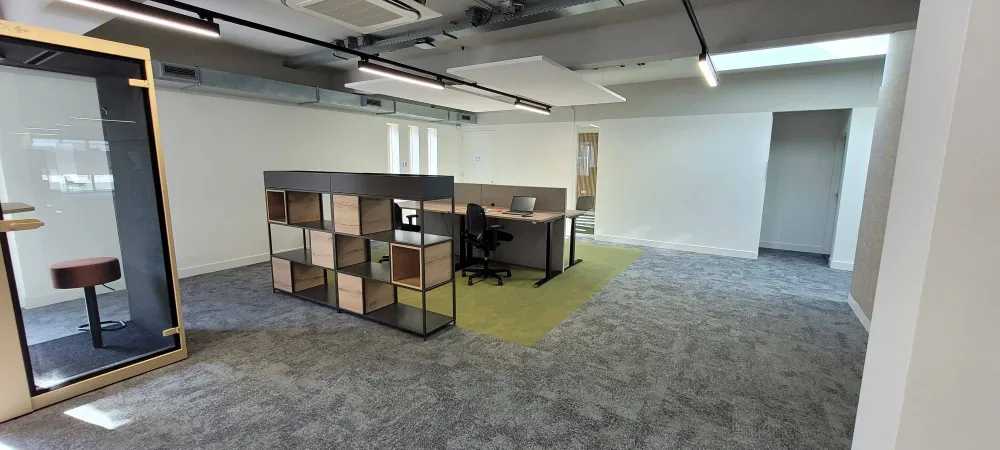 Bureau met belcel