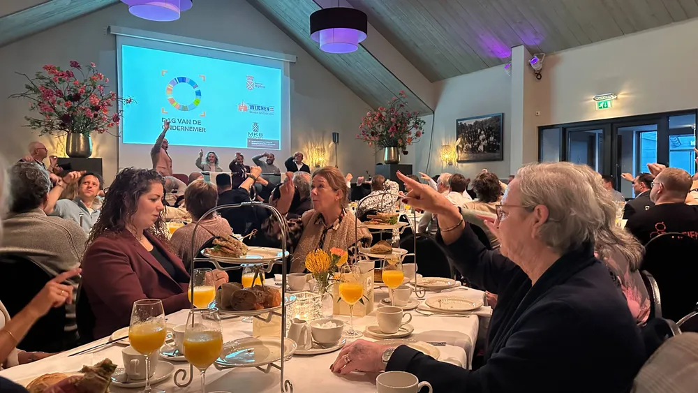 <i>Luchtschrijven van het woord 'fuckup'</i>