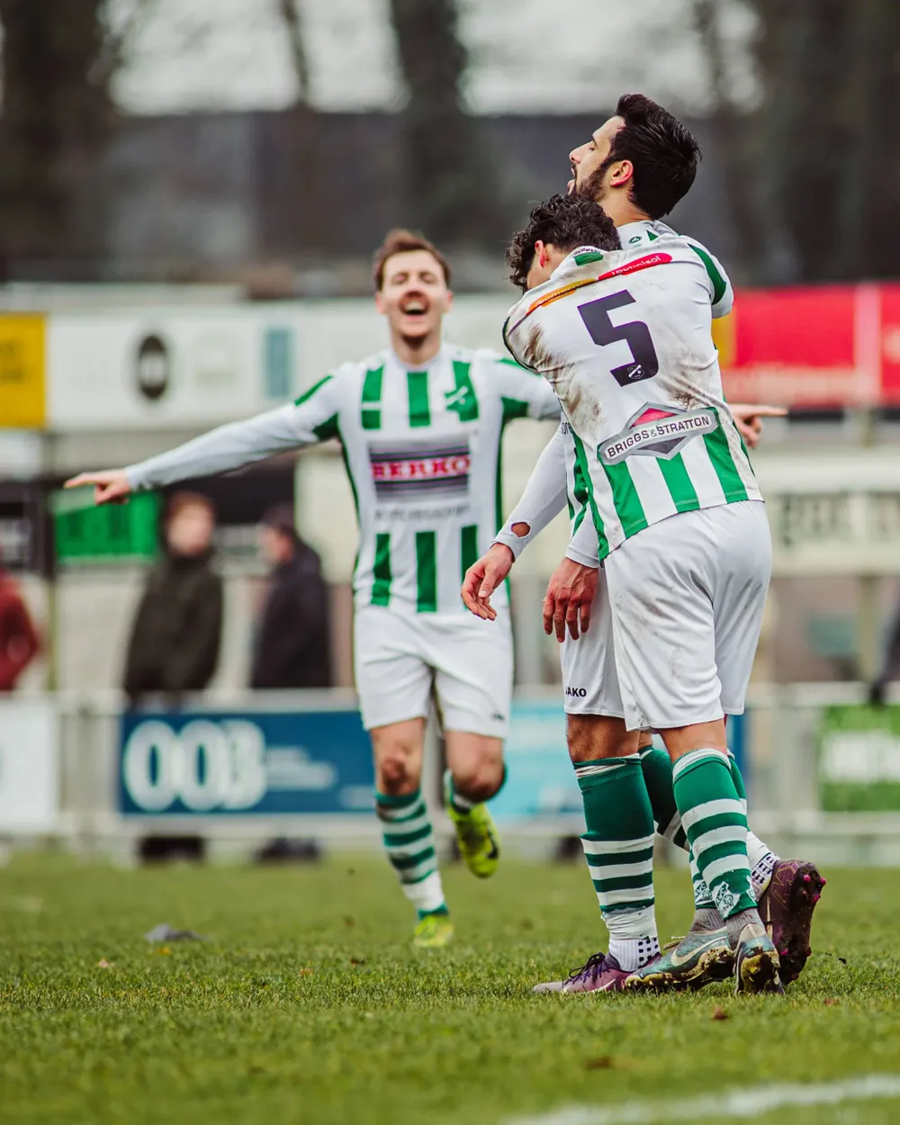<i>Vreugde bij de hattrick van Safa Kizir (rechts). Foto's Helly Bonnet</i>