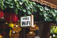 Openbare wifi: de voordelen, risico's en privacy beschermen
