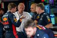 Crisisoverleg bij Red Bull Racing: Horner en manager Verstappen in gesprek