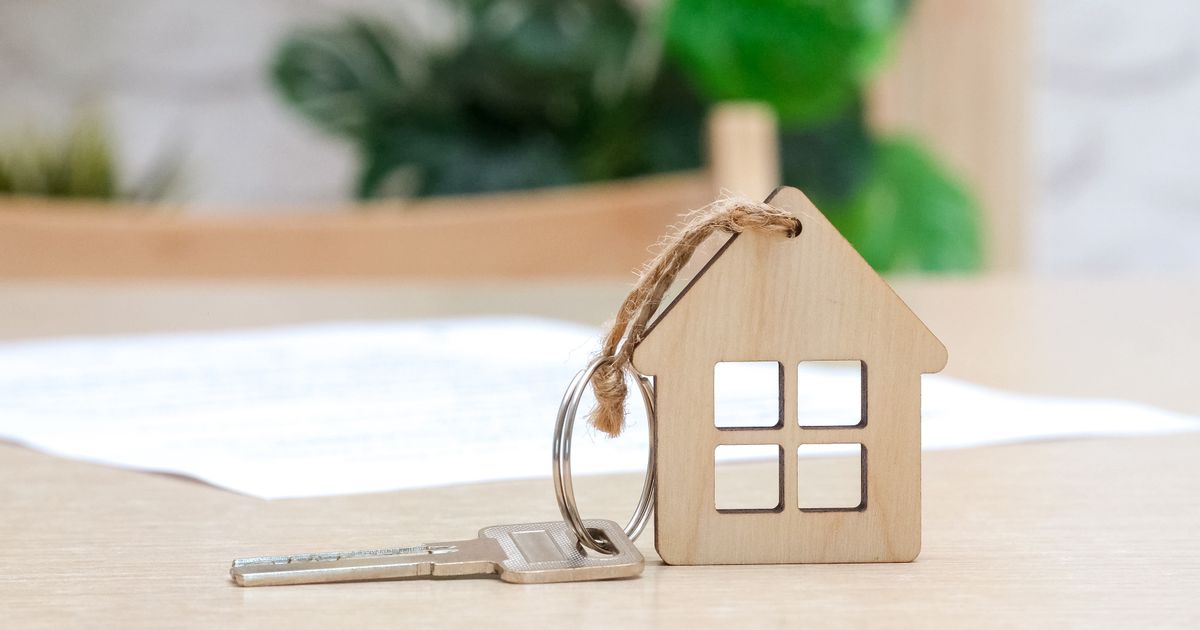Nieuwe bewoners ontvangen sleutel van sociale huurappartementen in Werkendam