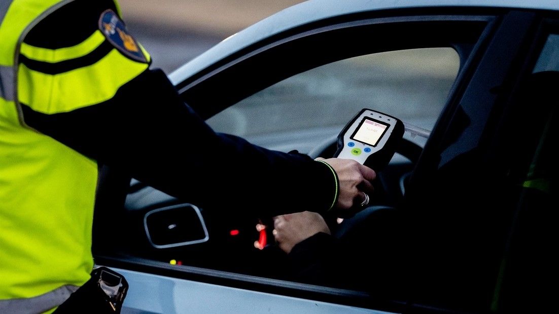 Bestuurders onder invloed betrapt bij politiecontroles in Ede en Lunteren