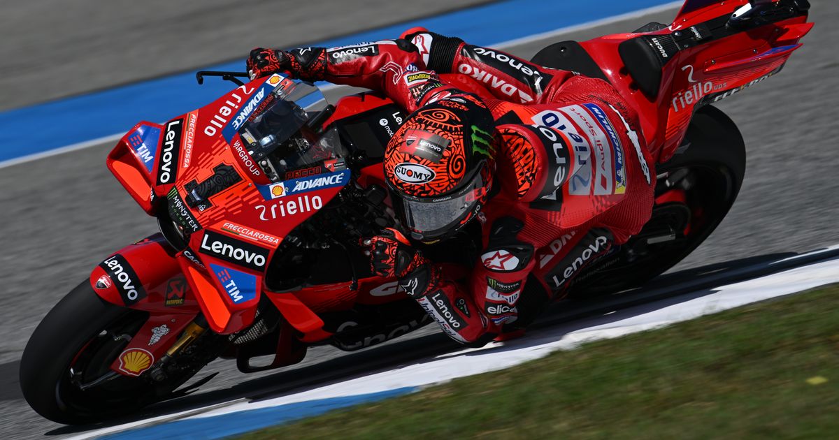 MotoGP Thailandia: Bagnaia in pole, Martin e Marquez sbagliano