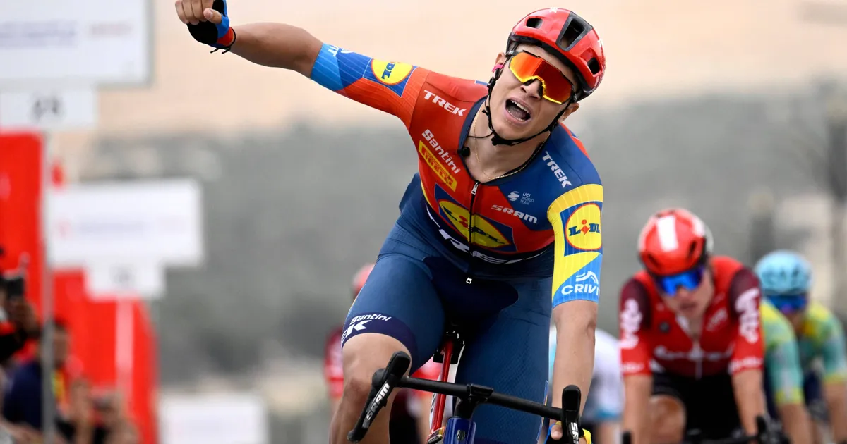 Jonathan Milan sprinting