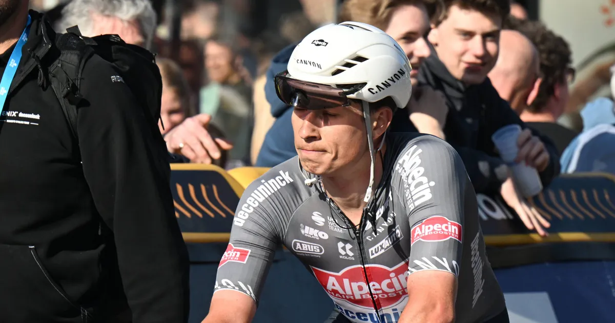 Jasper Philipsen racing