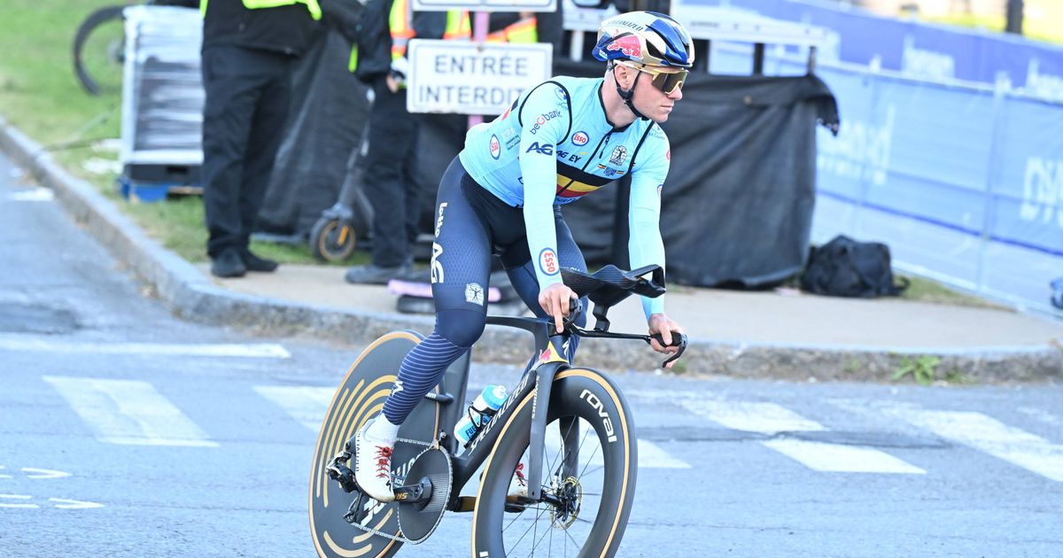 https://r.testifier.nl/Acbs8526SDKI/resizing_type:fill/width:1200/height:630/plain/https%3A%2F%2Fs3-newsifier.ams3.digitaloceanspaces.com%2Fcyclinguptodatecom%2Fimages%2F2026-09%2Fremco-evenepoel-recons-the-world-championship-time-trial-6aafa28e66869.jpg