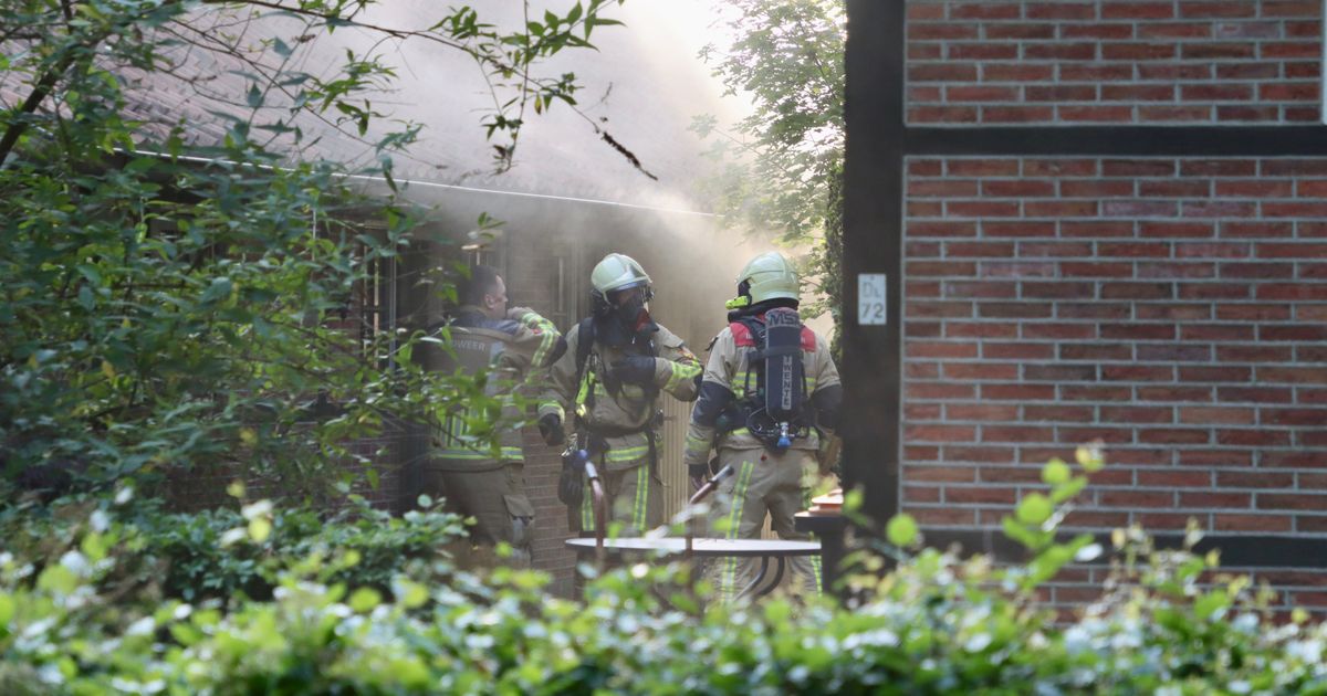 Gewonde bij woningbrand in buitengebied Saasveld