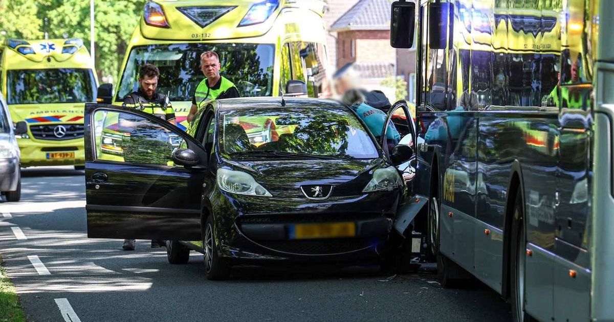 Gewonde bij ongeval tussen auto en lijnbus