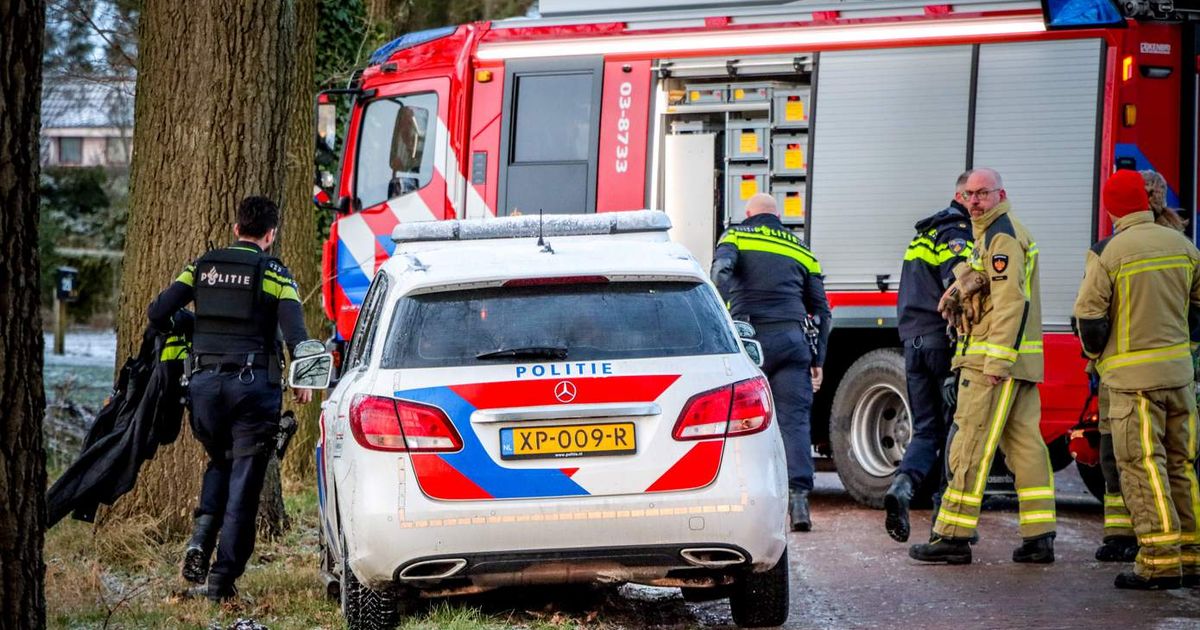 Politie krijgt melding van ongeval maar treft twee doden aan na schietincident