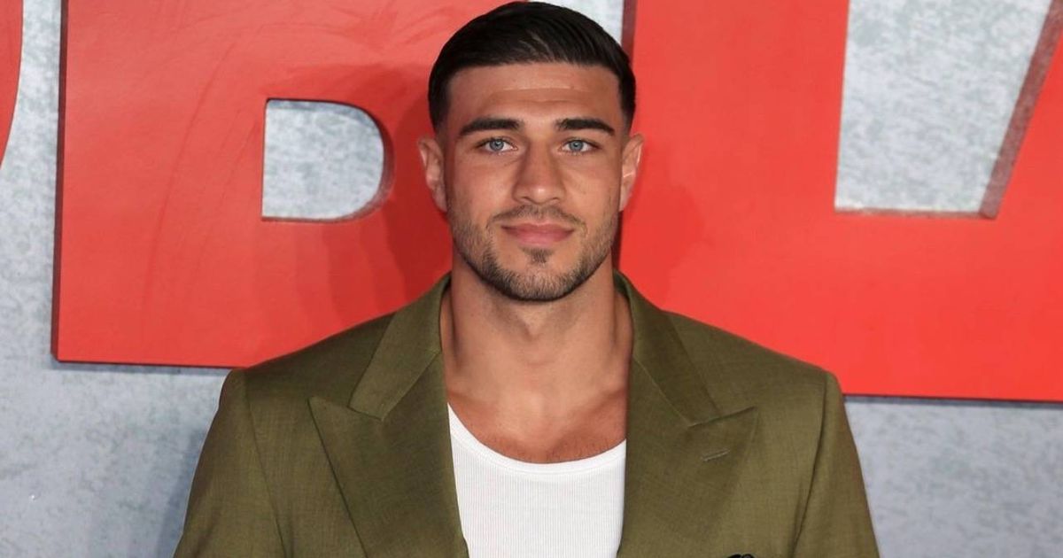 Tommy Fury kiest na een turbulente periode voor een bizar gevecht tegen de 63 kilo zwaardere Eddie H