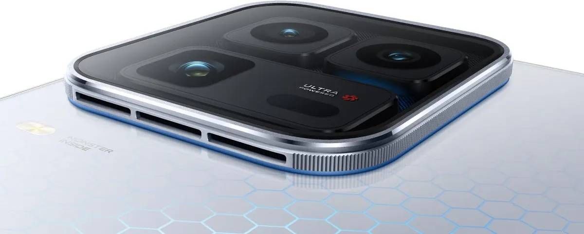 Das Gaming-Biest ist da: Das iQOO 15 Ultra feiert Premiere mit aktiver ...