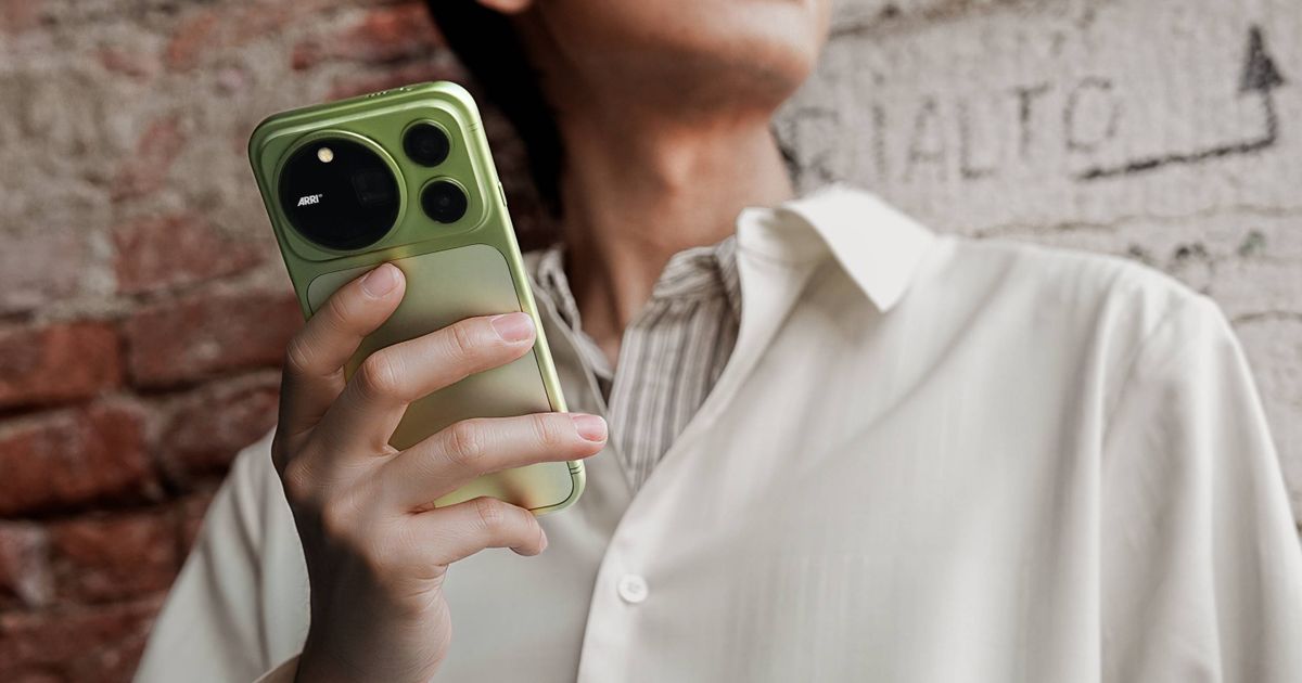 Photograph accompanying Honor's Magic 9 Pro Max launches in China with an 8,800 mAh battery