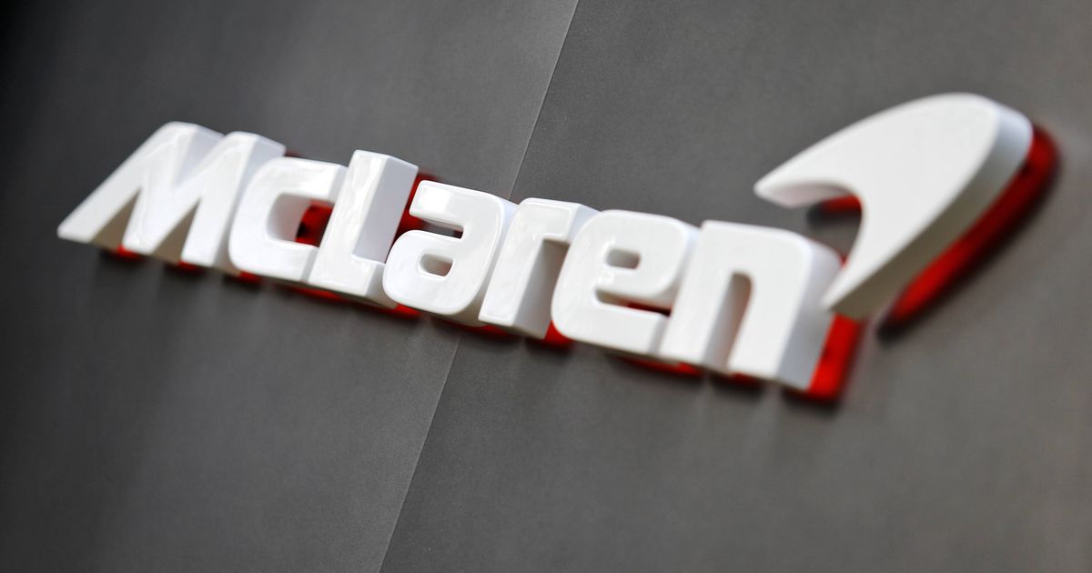 McLaren Garante Acordo de Patrocínio Principal com Mastercard a Partir de 2026, Ecclestone Alerta Verstappen Sobre Mudança para Ferrari
