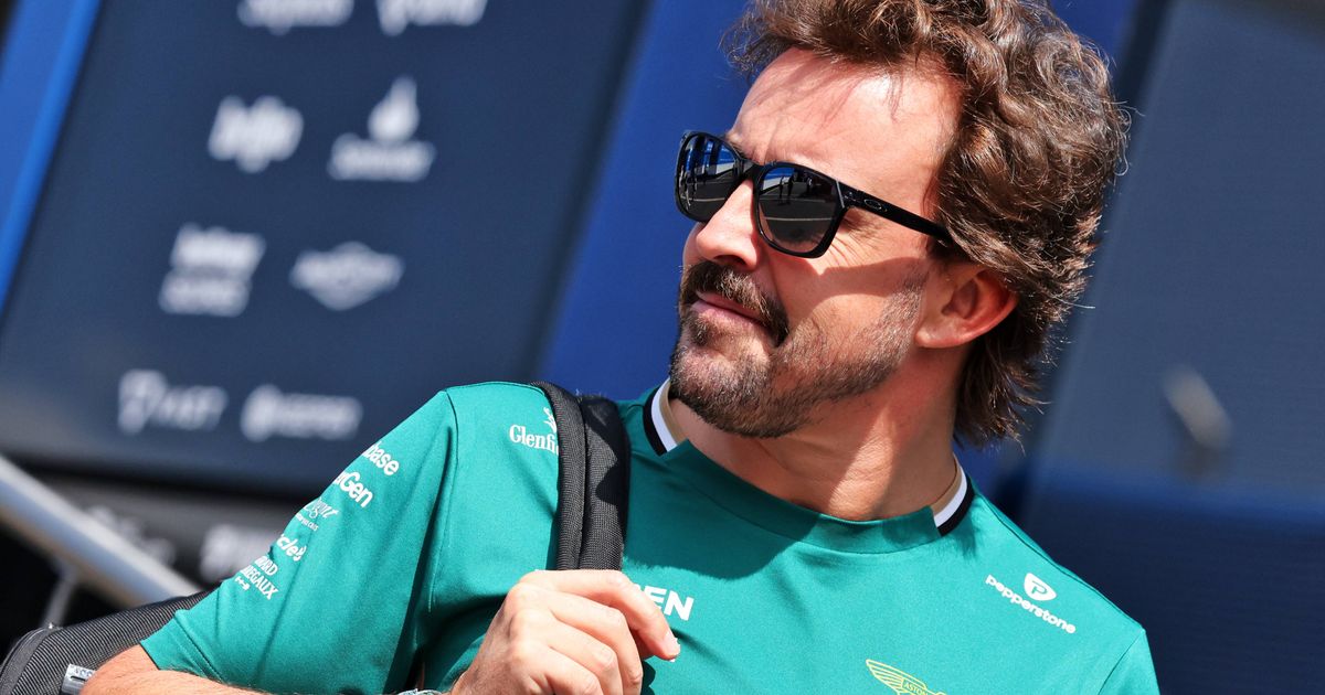 How Alonso's mind games prompted F1 title rival to crash