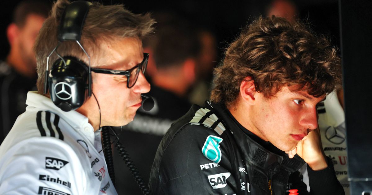 Villeneuve Intensifica Críticas a Antonelli: 'Ele Substituirá Hamilton, Mas Não Está Progredindo'