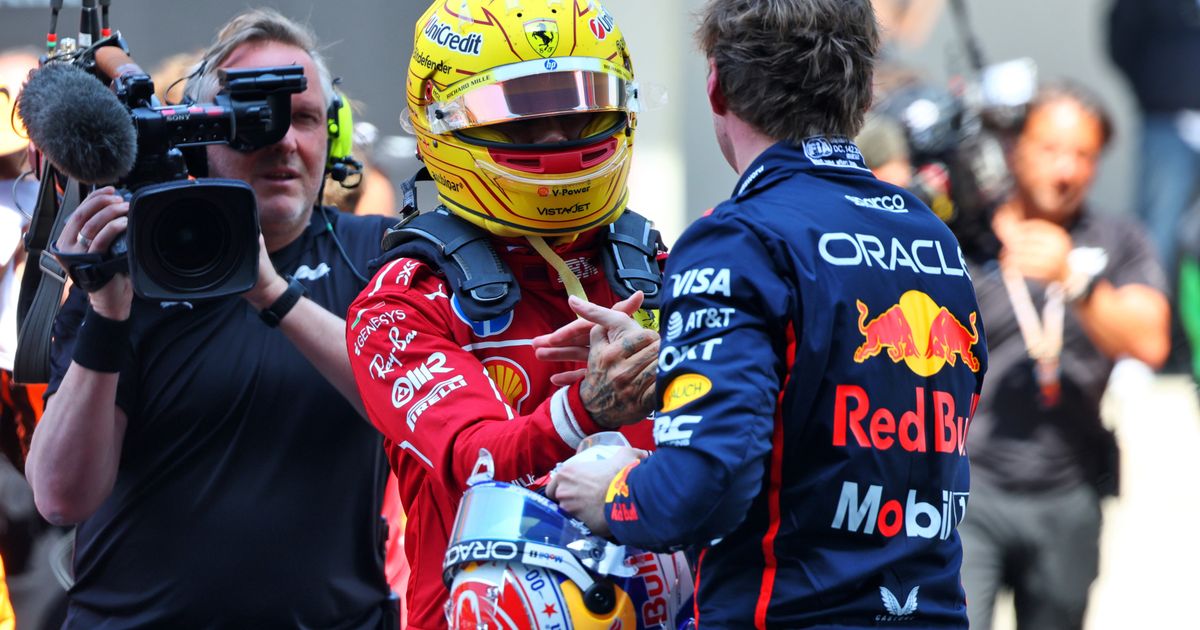 F1 Hoy: Perspectivas Internas sobre las Opciones de Verstappen y el Futuro de Hamilton en Ferrari
