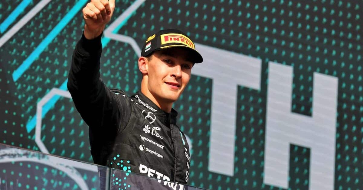 Russell Deja Hilarante Firma 'Fuera de Pista' en Monza sobre Póster de Leclerc y se Vuelve Viral