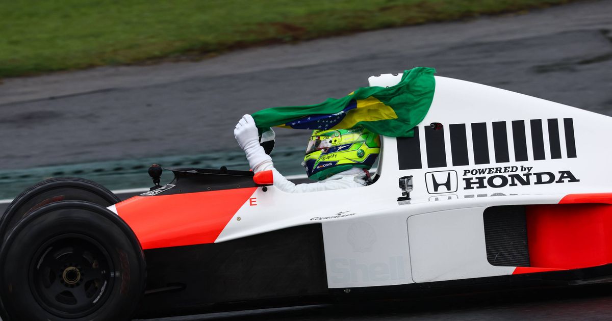 汉密尔顿驾驶塞纳经典赛车致敬传奇 赛道瞬间动人