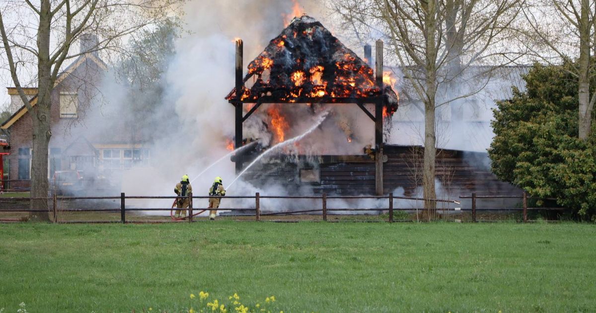 Brandweer massaal ingezet bij brand in hooischuur Oudheusden