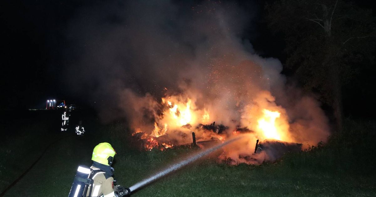 Nachtelijke buitenbrand houdt brandweer Sprang-Capelle bezig