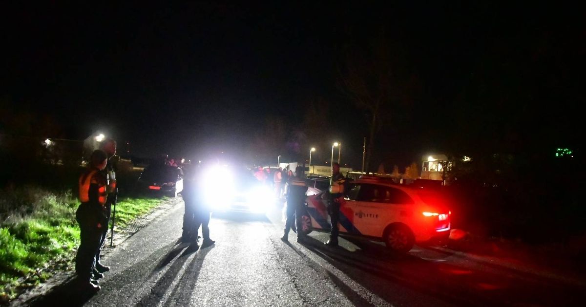 Politie grijpt massaal in bij illegale carmeeting in Maasbree