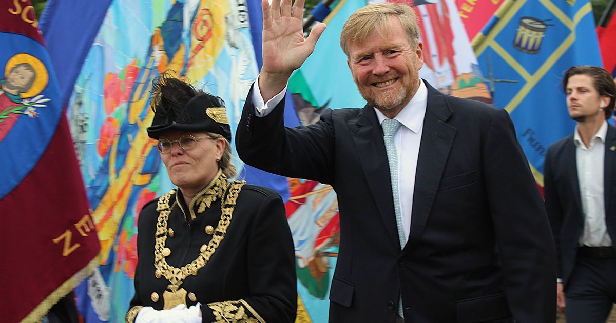 Koninklijk bezoek voor Heythuysen: OLS van start in stromende regen