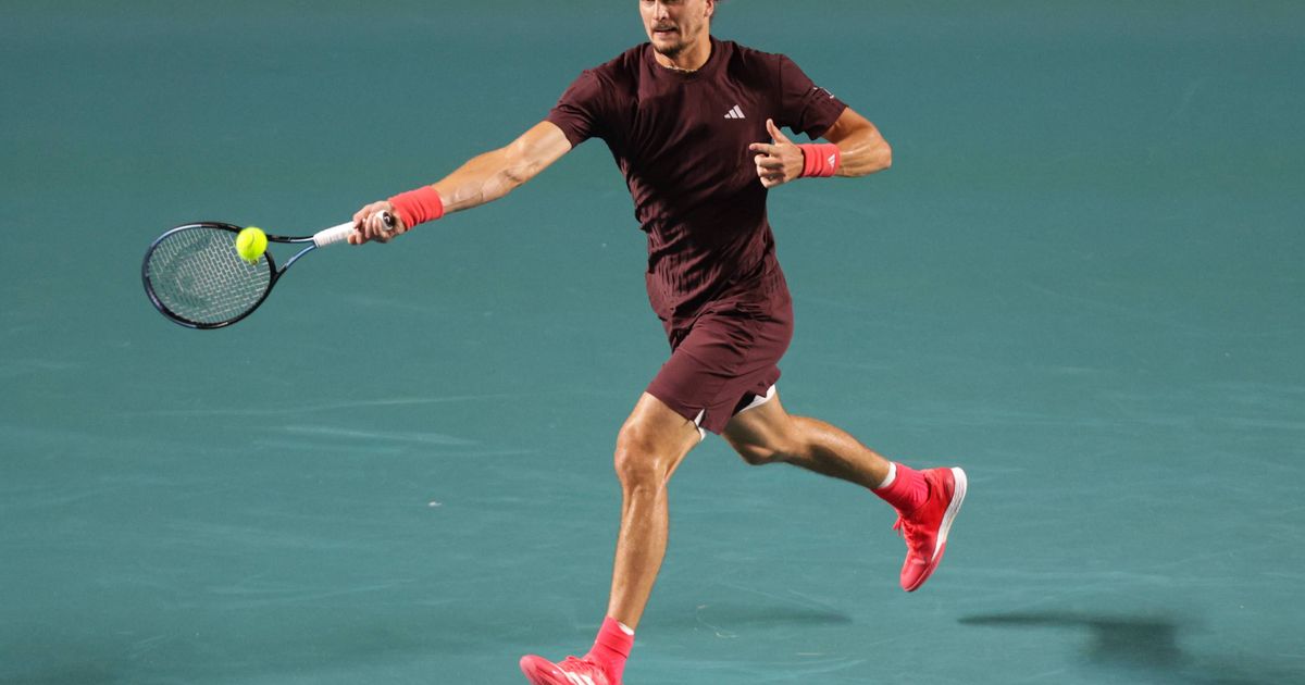 Alexander Zverev on the tennis court during a match.