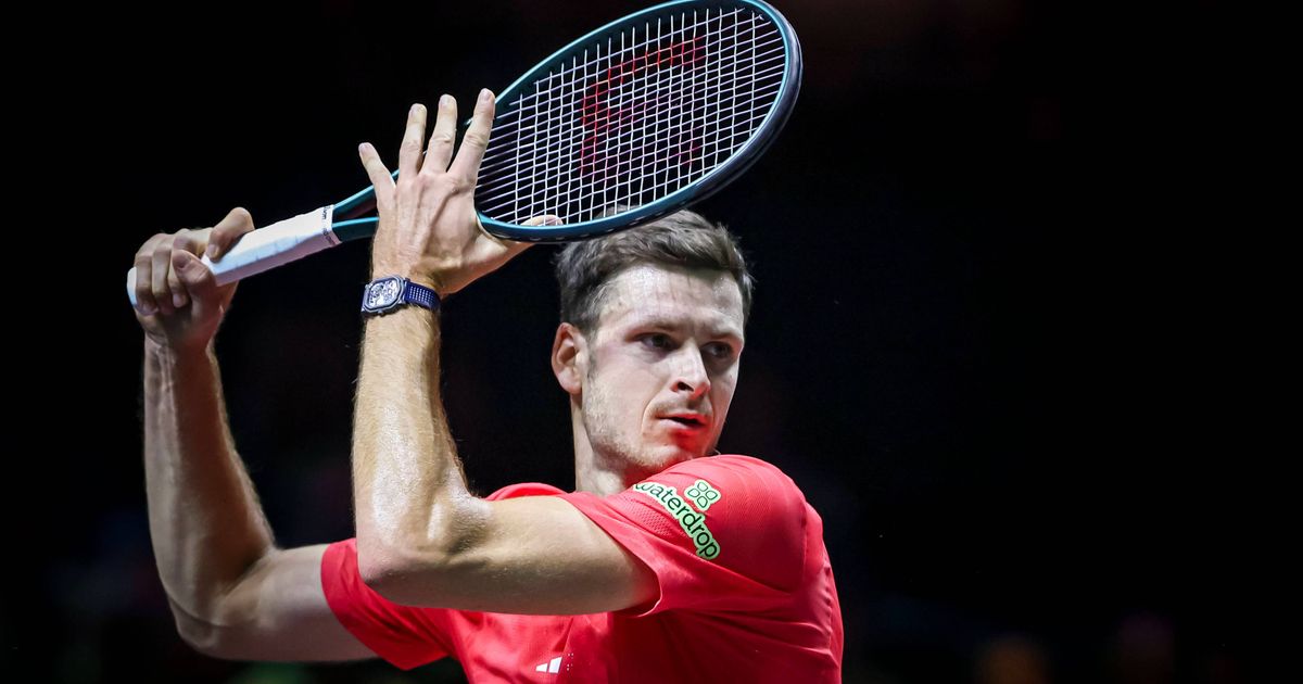 Hubert Hurkacz on top as Medvedev and Bublik chase early lead