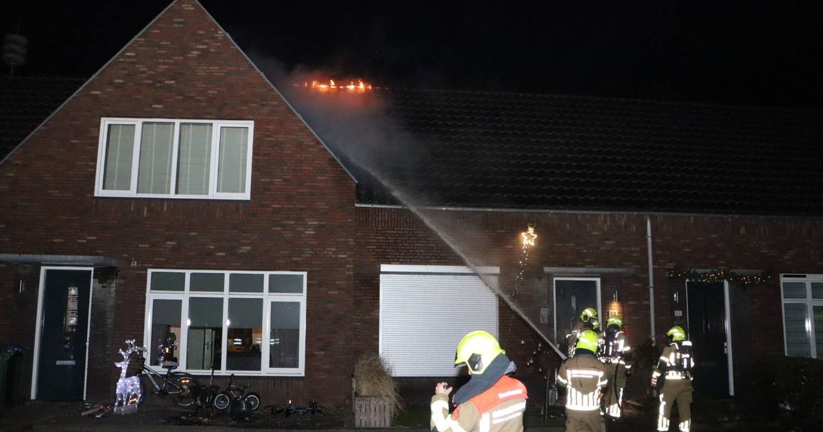 Vuurwerk vermoedelijke oorzaak van dakbrand in Loon op Zand