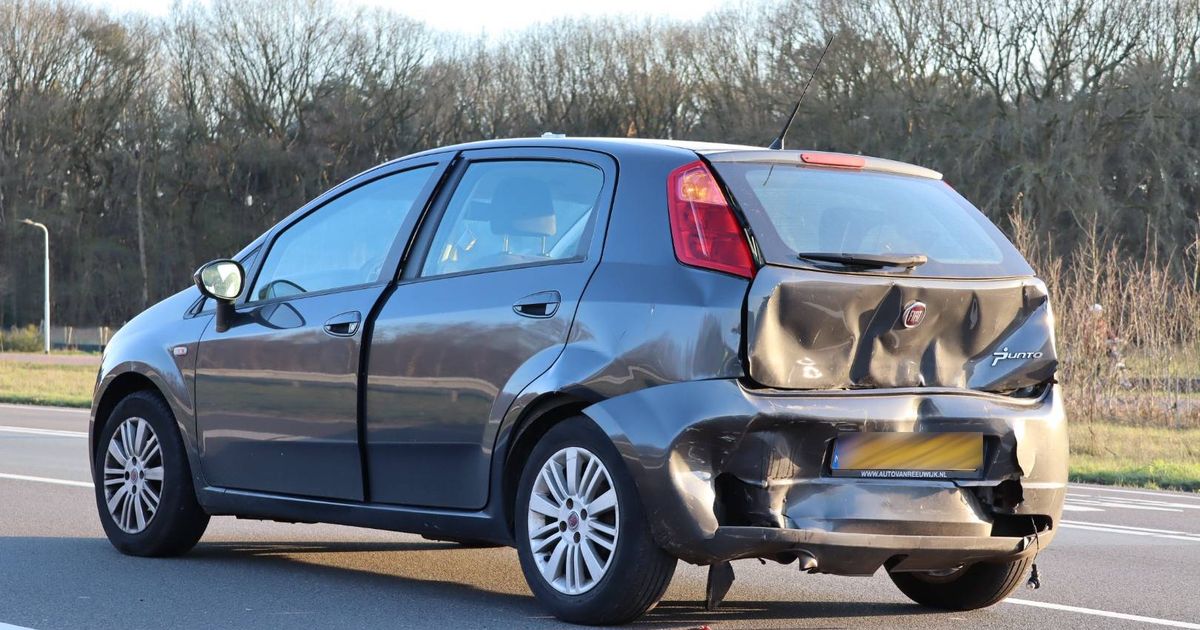 Twee gewonden na botsing op Midden-Brabantweg bij Loon op Zand