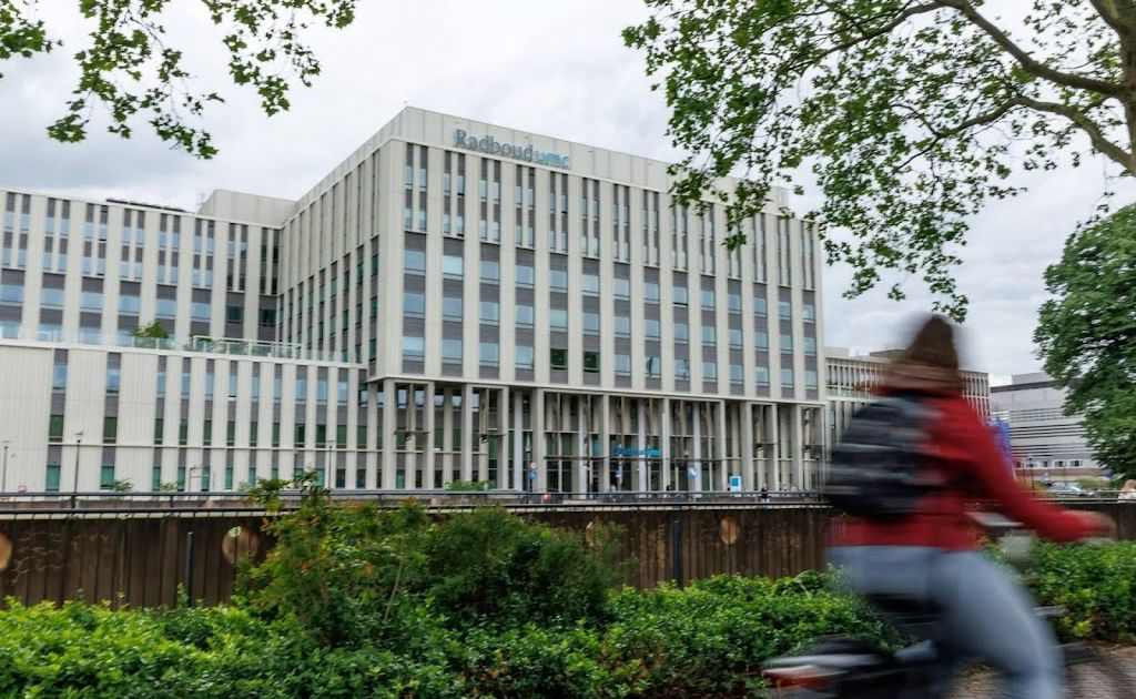 Radboudumc: deel van de twaalf medewerkers uit quarantaine