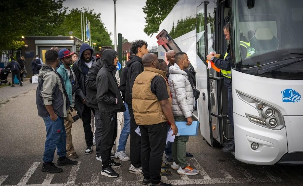 91 asielzoekers sliepen in de Wijk door tekort Ter Apel