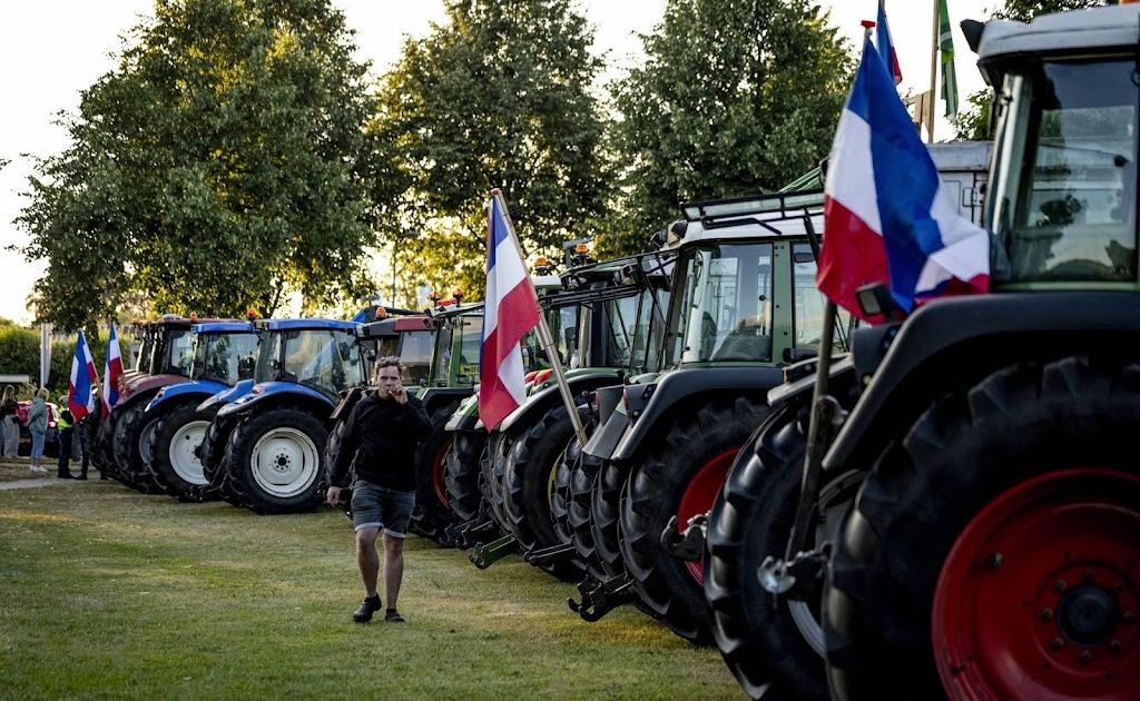Boeren overhandigen brandbrief in Borculo