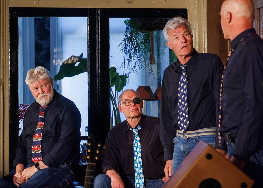 Drentse toneelgroep De Gastspeler in Over Entinghe