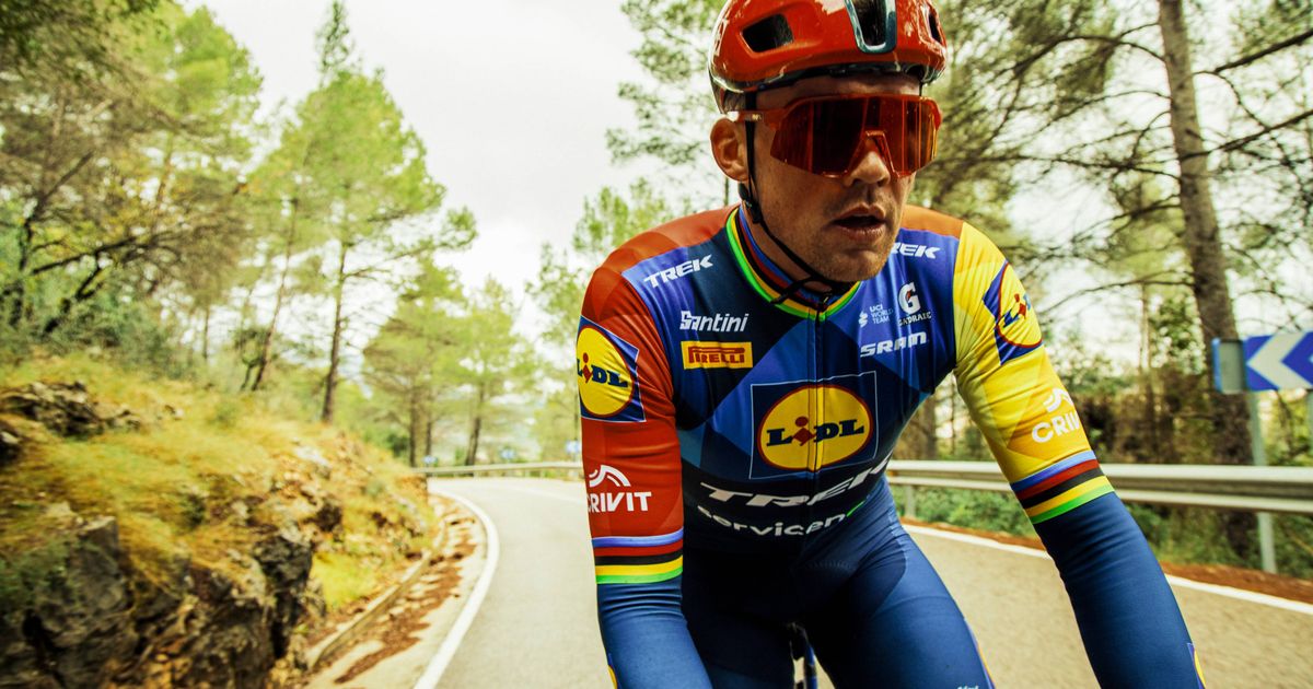 Mads Pedersen taken to hospital after crash forces early abandon at Tour of Valencia