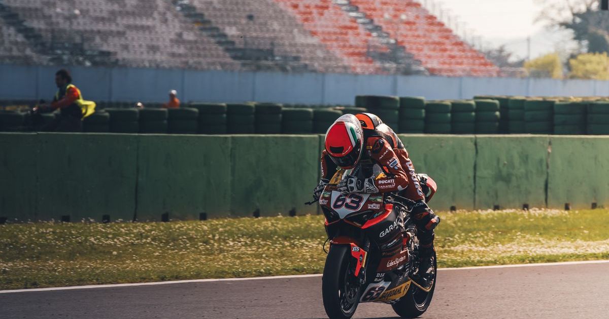 La rinascita di Davide Stirpe nel CIV Supersport firmata Michele Pirro