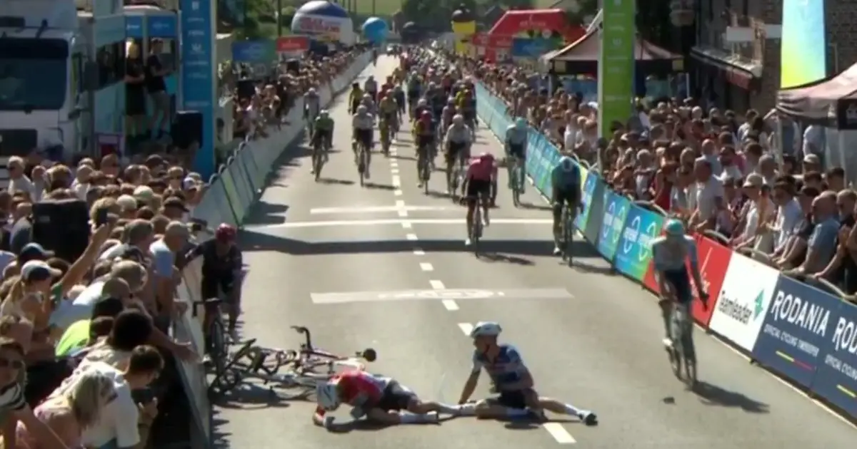 Dylan Groenewegen suffers collarbone fracture in the Renewi Tour post ...