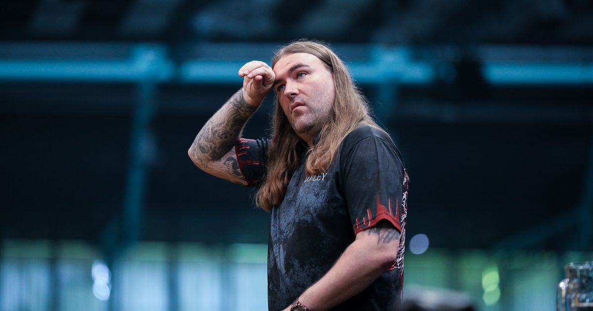 In form Ryan Searle suffers early UK Open exit as Peter Wright and ...