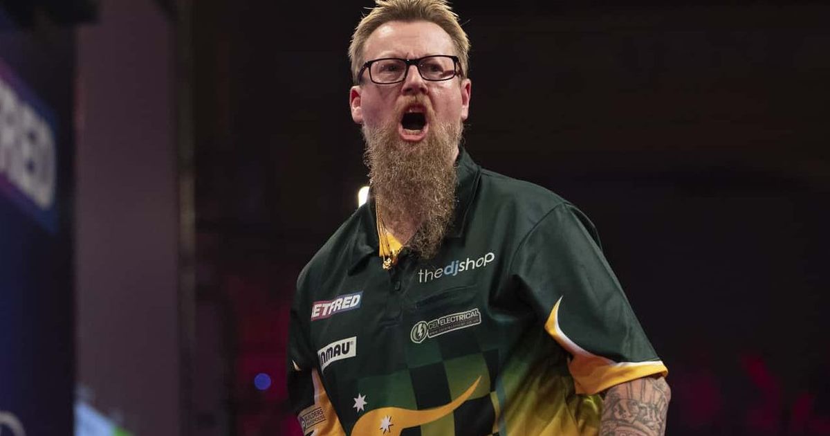 Whitlock finishes top of PDC Home Tour III Group Four
