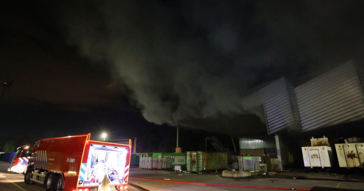 Val Rook Rook - en stankoverlast door brand bij afvalverwerker Den Bosch