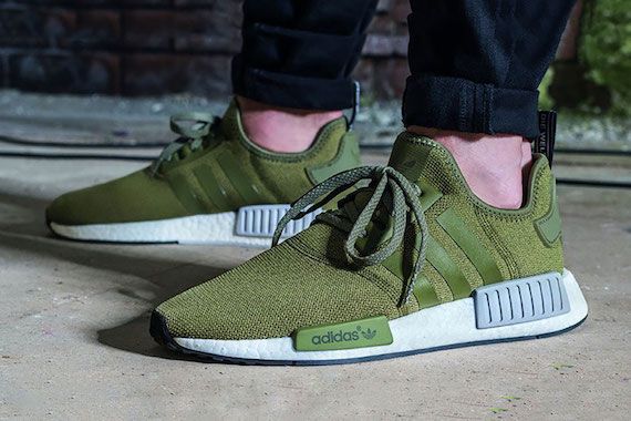 Deze legergroene adidas patta’s willen wij aan onze voeten zien shinen