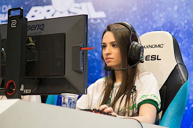 Mathilde Gamer Braziliaanse gamer-babe krijgt celstraf van 116 jaar